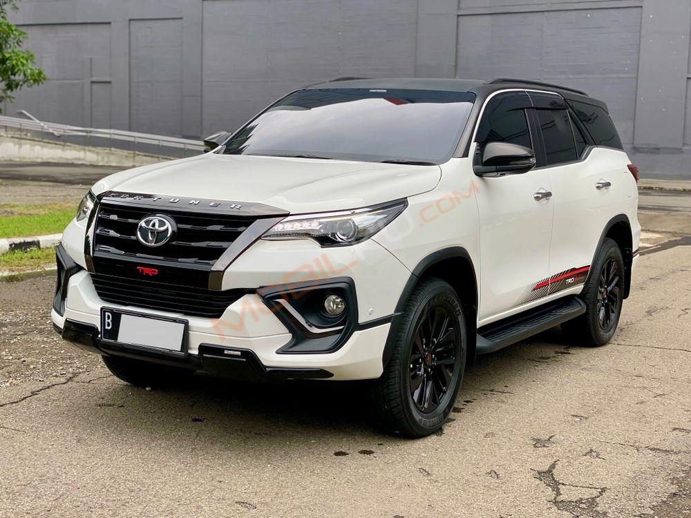 Mobil Toyota Fortuner 2020