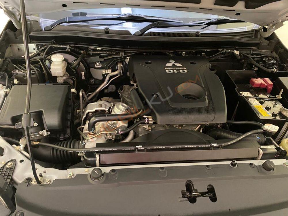 Mobil Mitsubishi Pajero Sport 2019