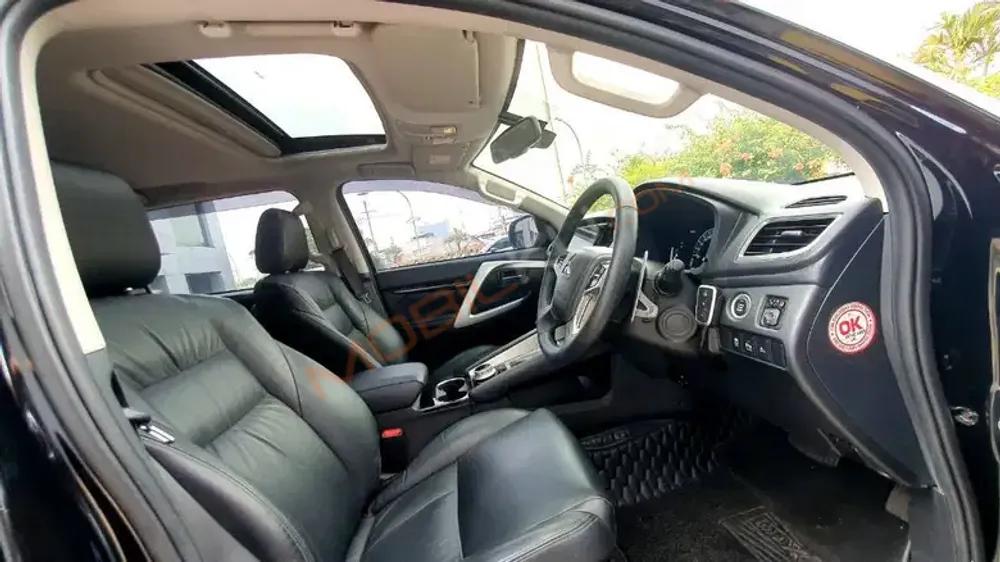 Mobil Mitsubishi Pajero Sport 2023