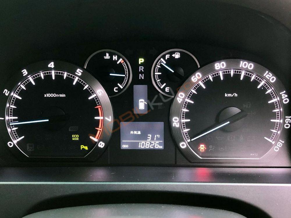 Mobil Toyota Vellfire 2021