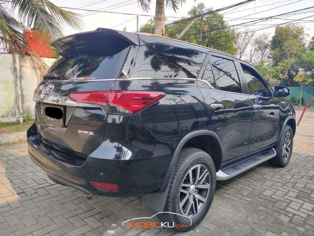 Mobil Toyota Fortuner 2017