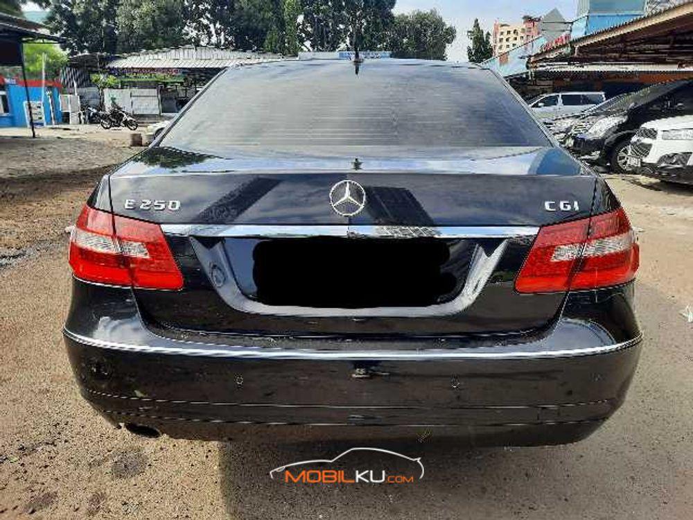 Mobil Mercedes-Benz E-Class 2010