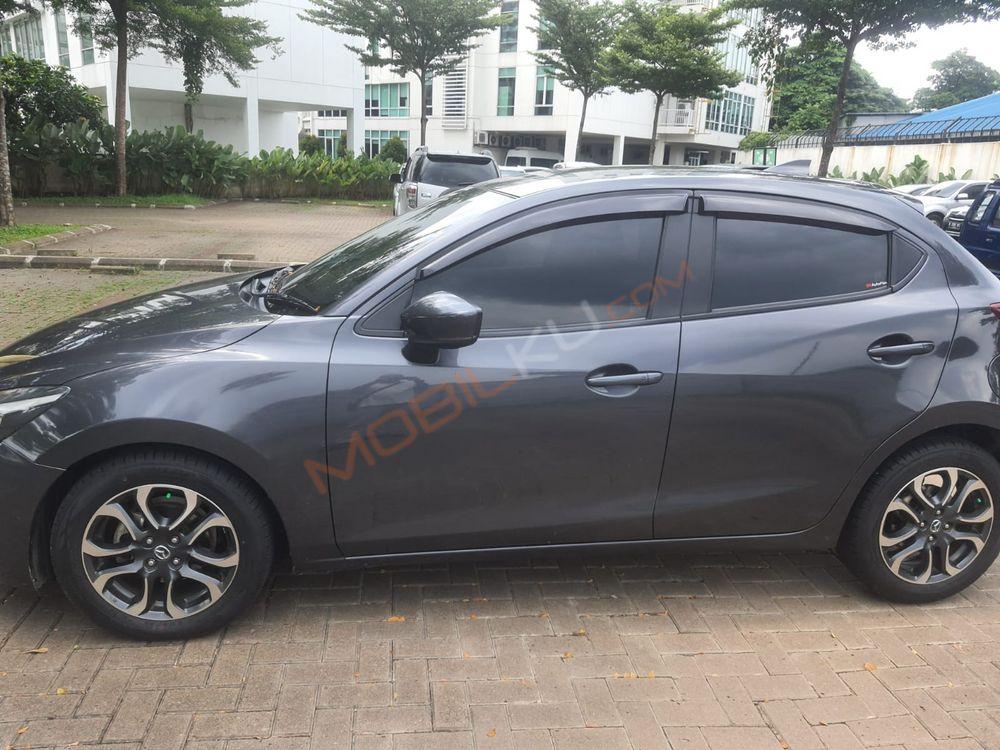 Mobil Mazda 2 Hatchback 2017