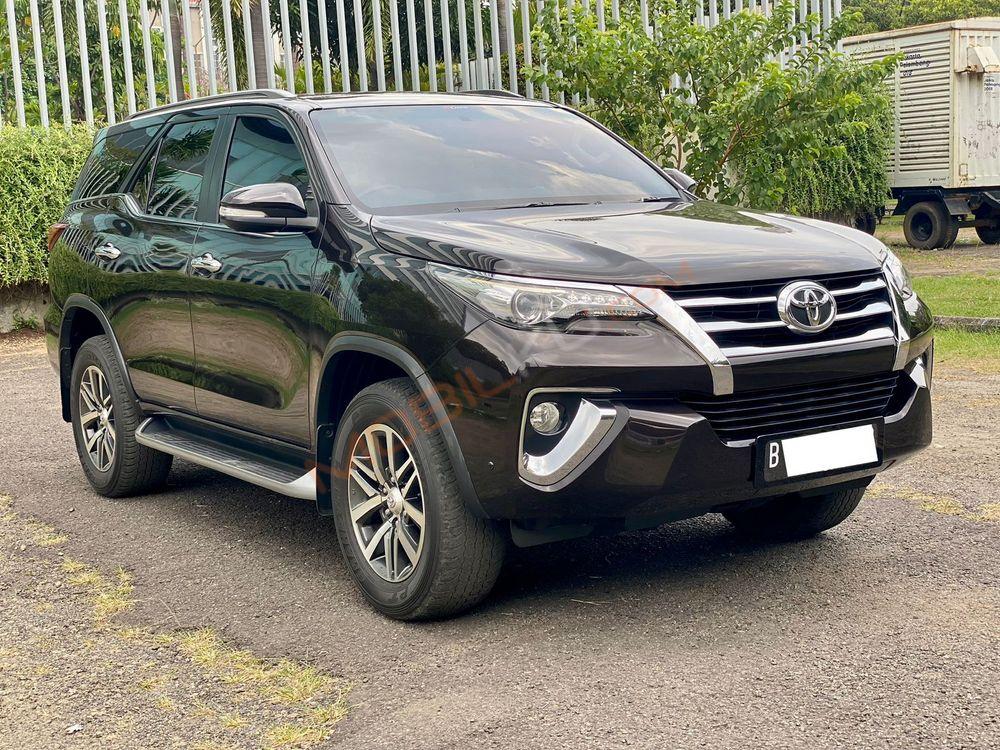 Mobil Toyota Fortuner 2016