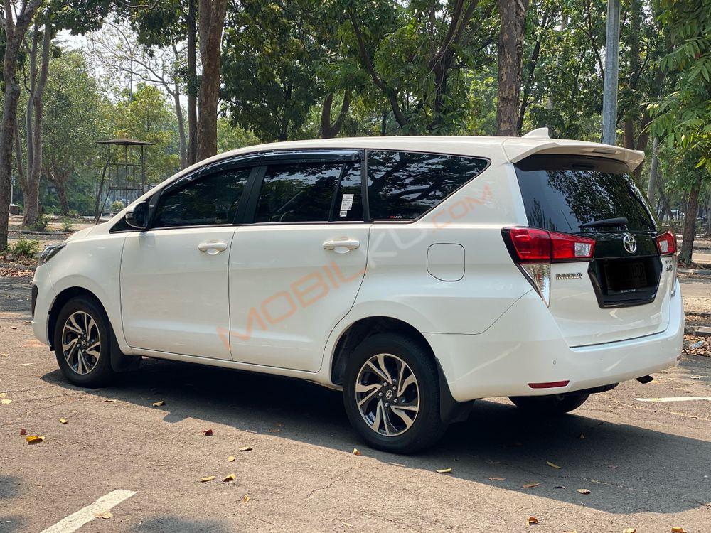 Mobil Toyota Kijang Innova 2022