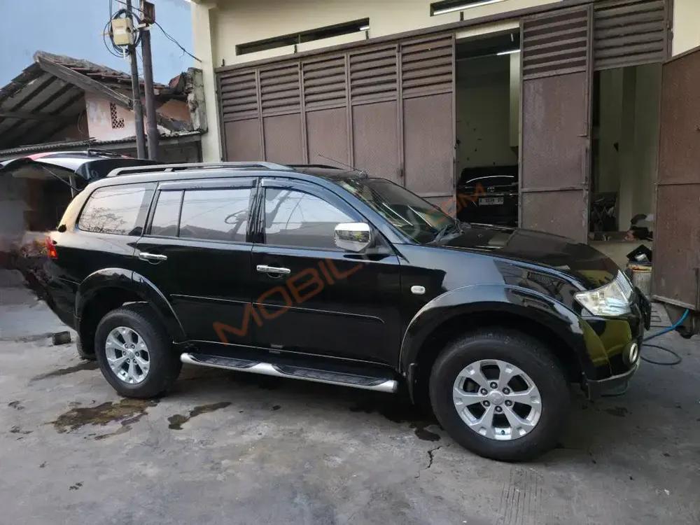 Mobil Mitsubishi Pajero Sport 2012