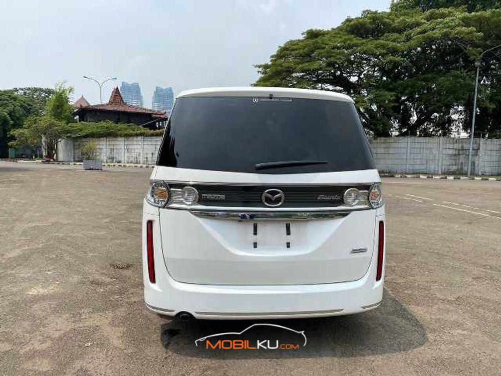 Mobil Mazda Biante 2016