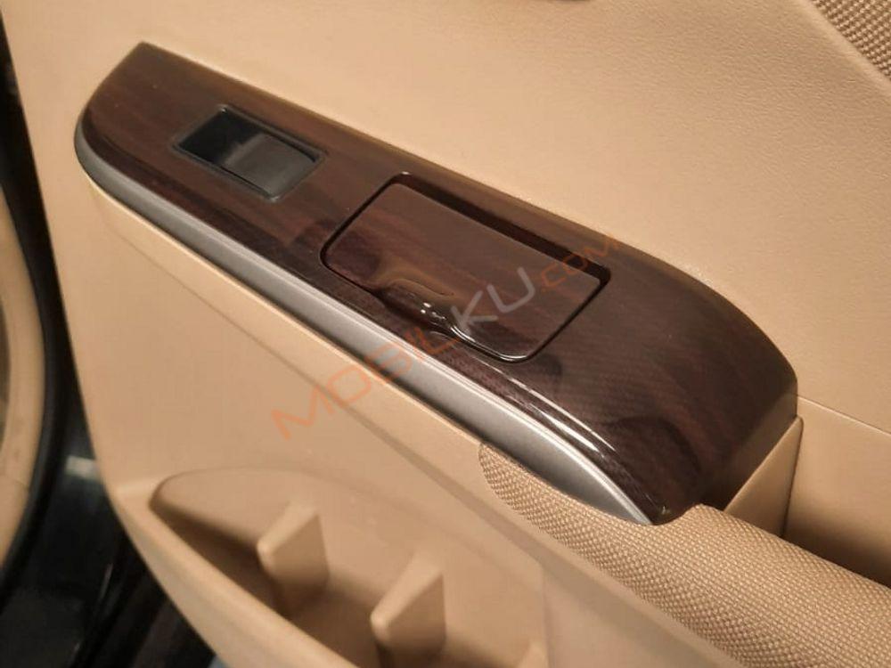 Mobil Toyota Camry 2018