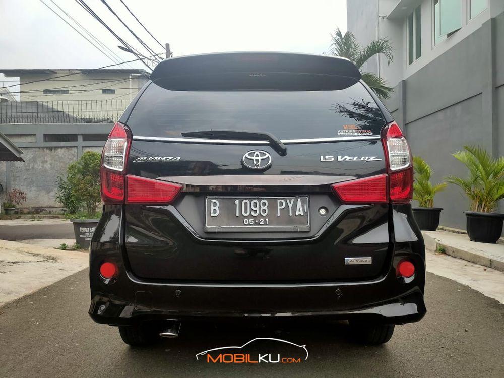 Mobil Toyota Avanza 2016