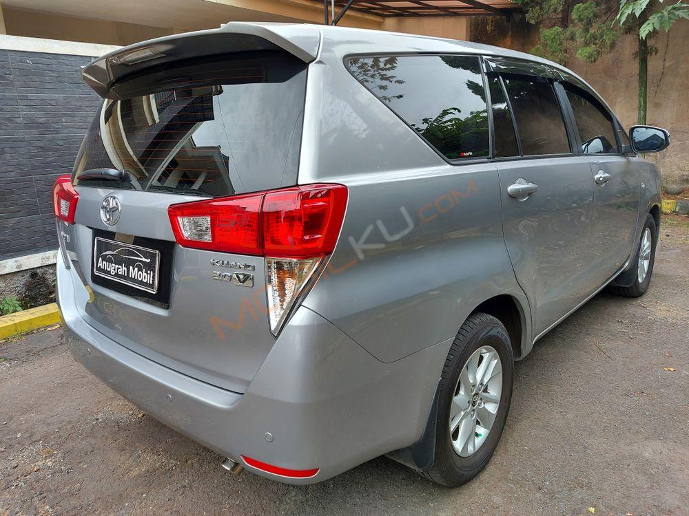 Mobil Toyota Kijang Innova 2017