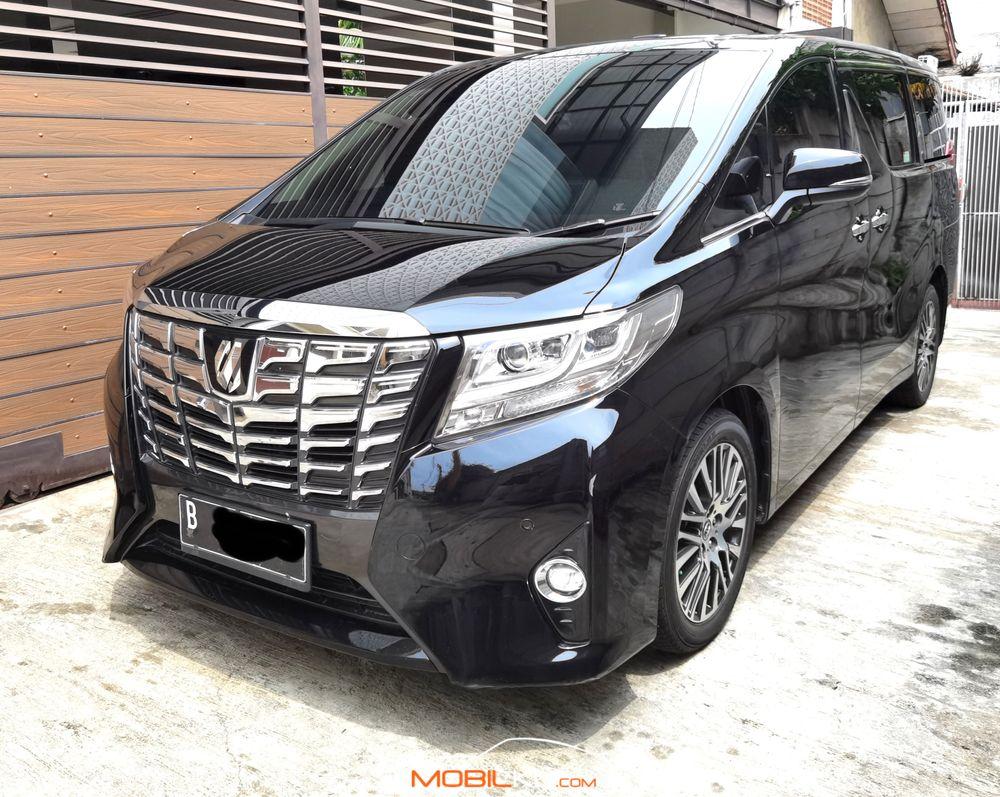 Mobil Toyota Alphard 2016