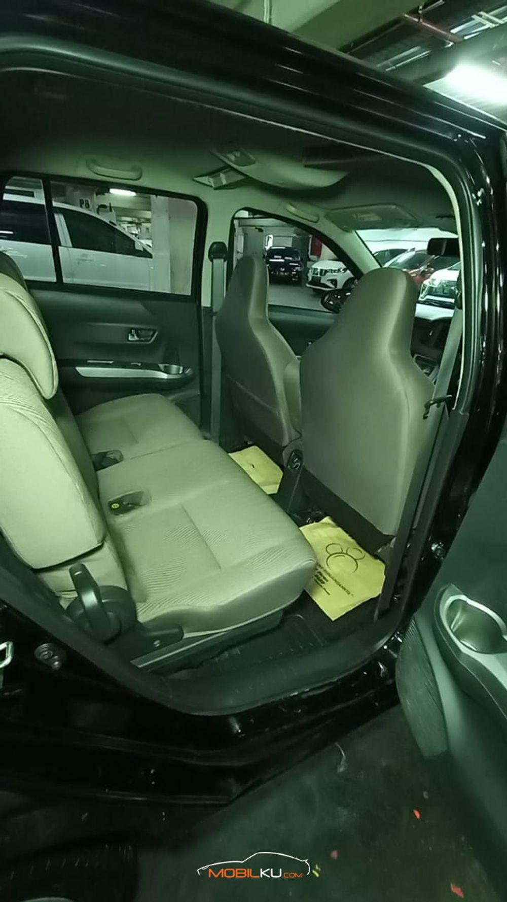 Mobil Toyota Calya 2019