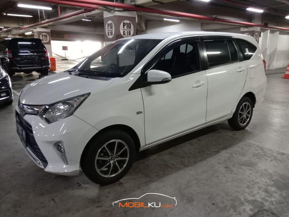 Mobil Toyota Calya 2018