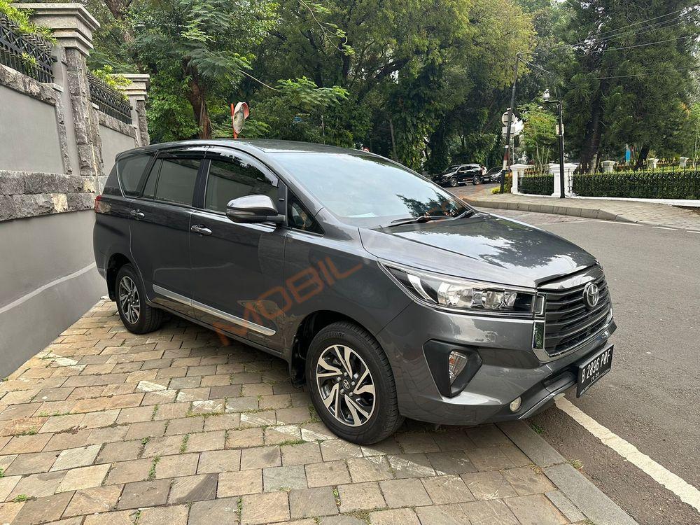 Mobil Toyota Kijang Innova 2021