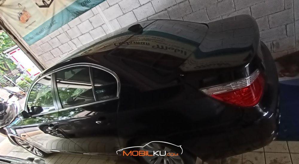 Mobil BMW 5 Series 2008
