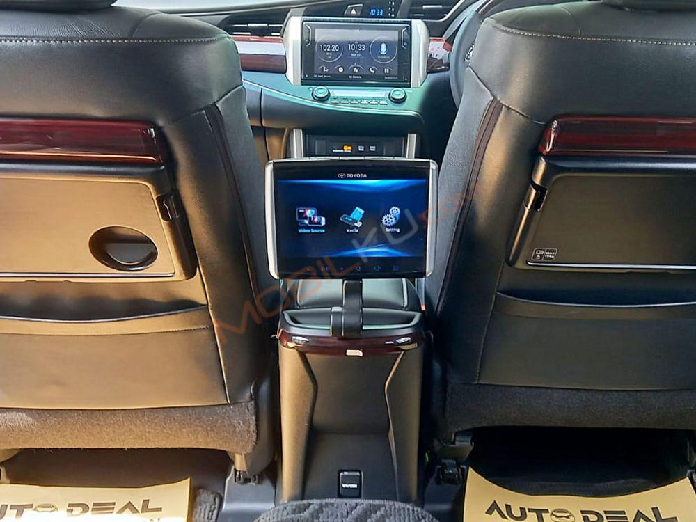 Mobil Toyota Kijang Innova 2017