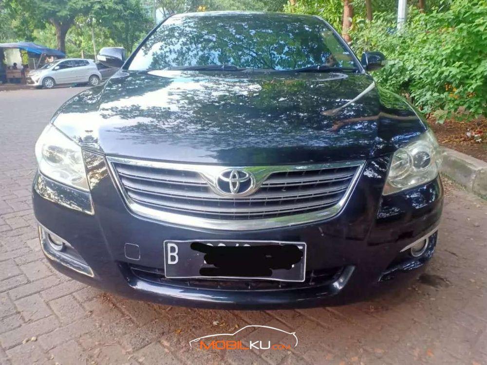 Mobil Toyota Camry 2008
