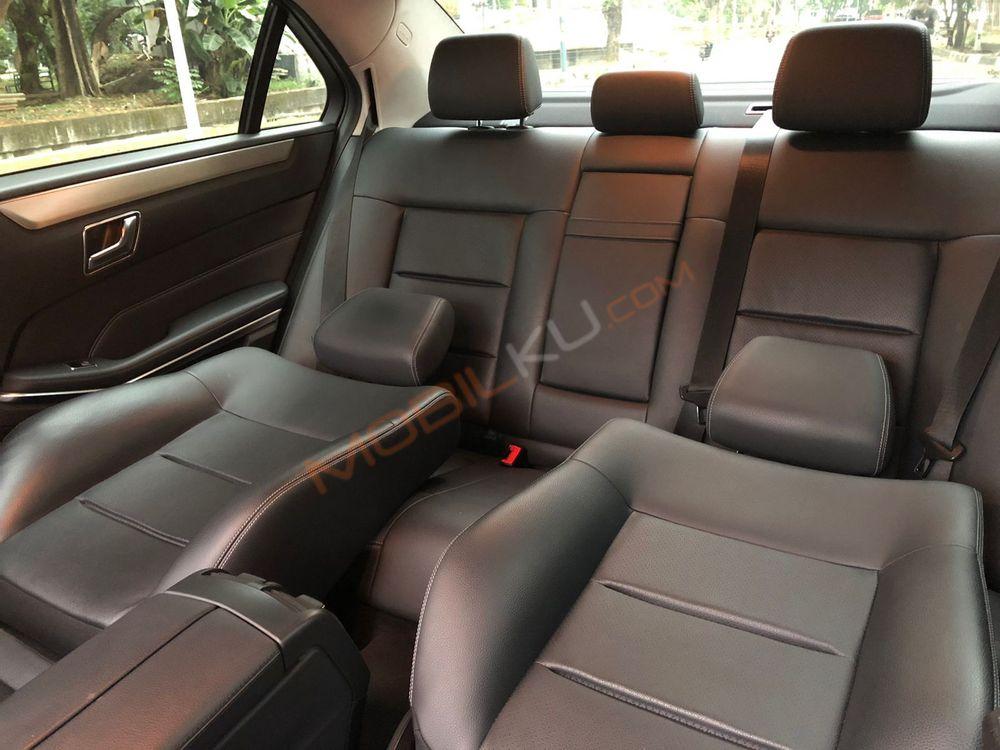 Mobil Mercedes-Benz E-Class 2011