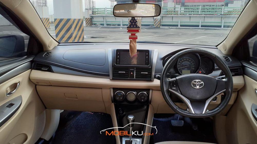 Mobil Toyota Vios 2013