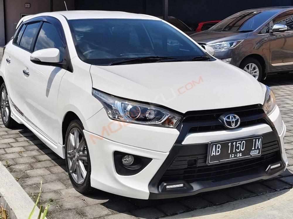 Mobil Toyota Yaris 2014