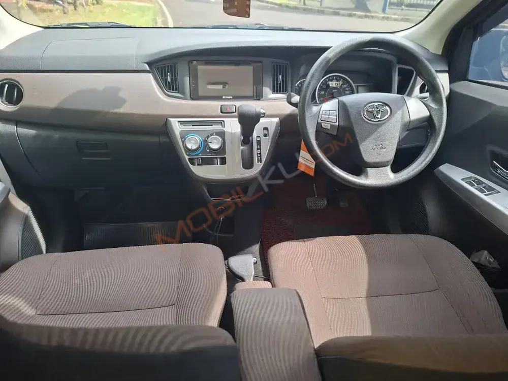 Mobil Toyota Calya 2021