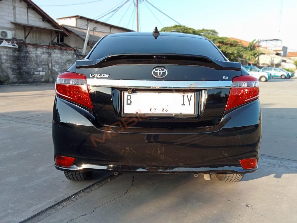 Mobil Toyota Limo 2014