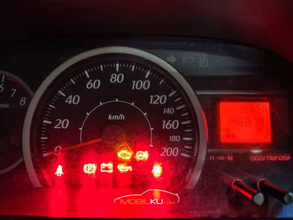 Mobil Toyota Calya 2017