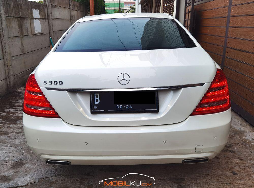 Mobil Mercedes-Benz S-Class 2012