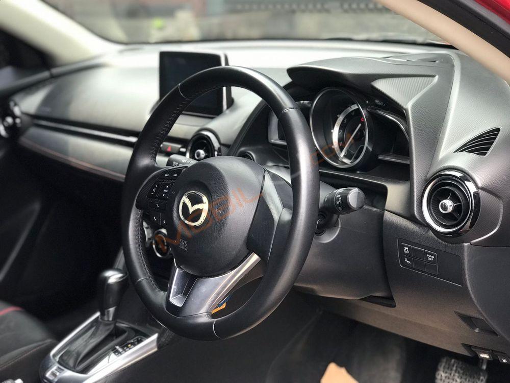 Mobil Mazda 2 Hatchback 2014