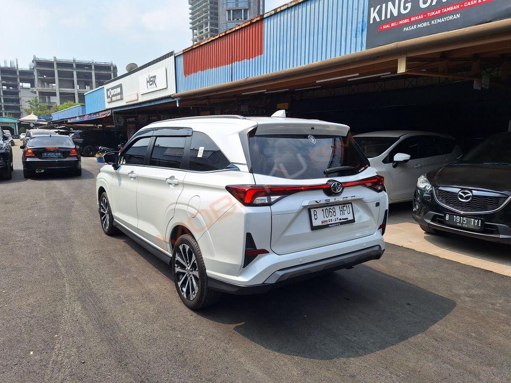 Mobil Toyota Veloz 2022