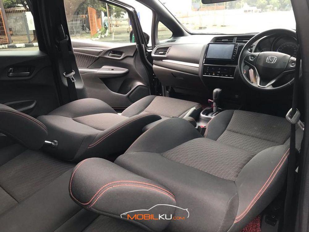 Mobil Honda Jazz 2018
