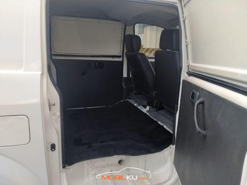 Mobil Suzuki APV 2012