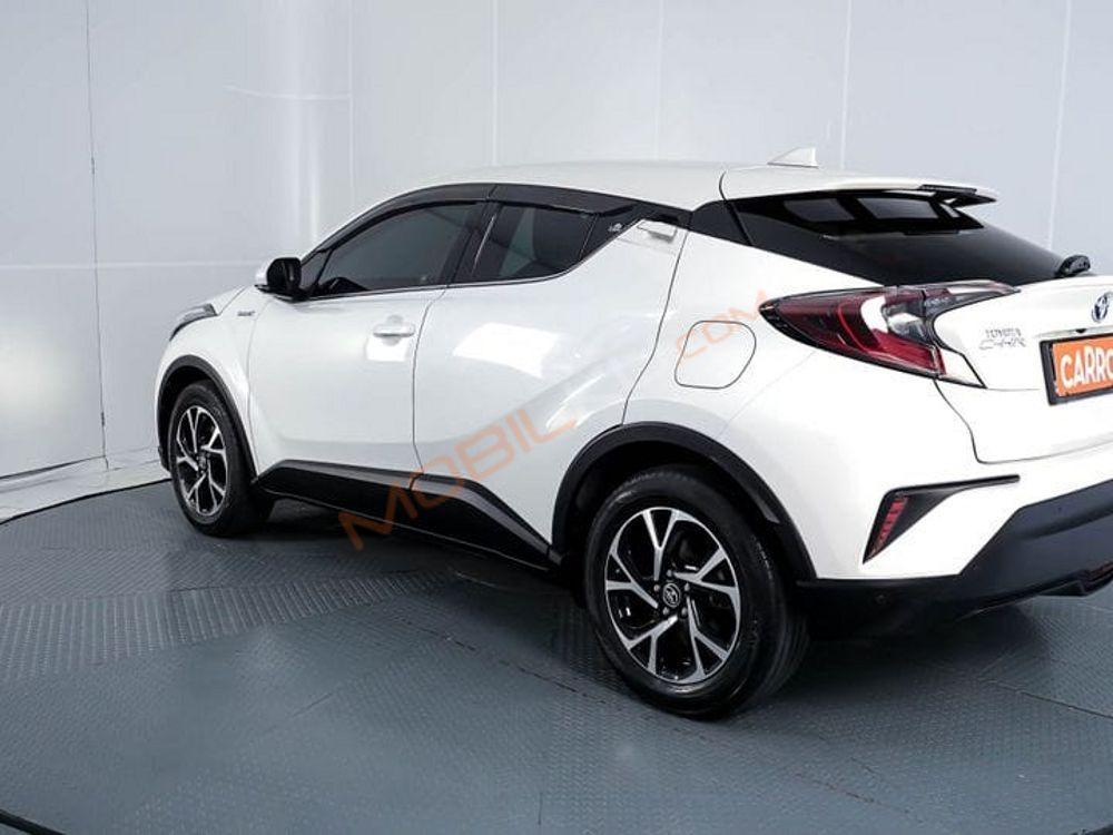 Mobil Toyota C-HR 2019
