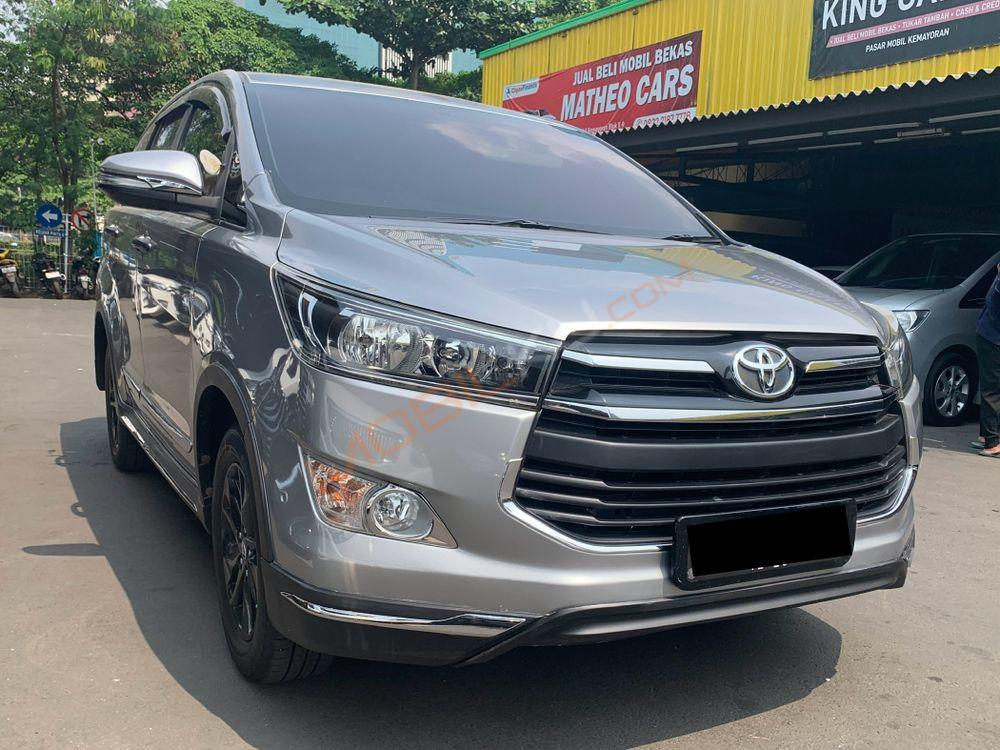Mobil Toyota Kijang Innova 2016