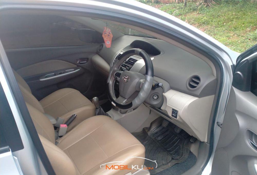 Mobil Toyota Vios 2012