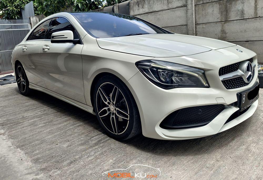 Mobil Mercedes-Benz CLA 2016
