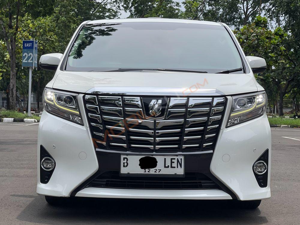 Mobil Toyota Alphard 2017