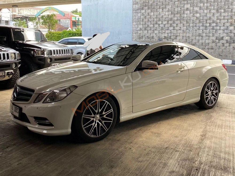 Mobil Mercedes-Benz E-Class 2012