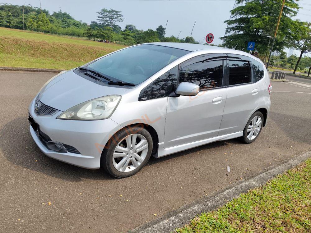 Mobil Honda Jazz 2009