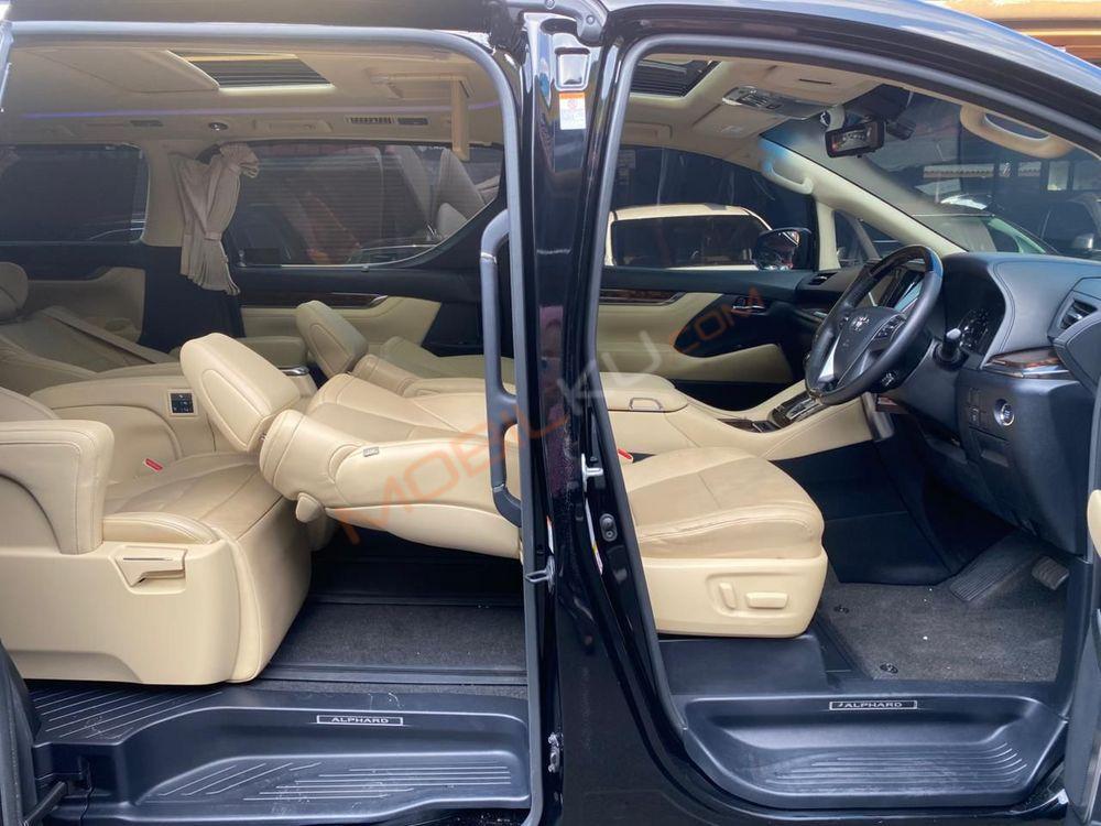 Mobil Toyota Alphard 2019