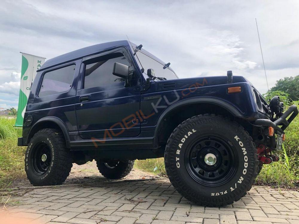 Mobil Suzuki Katana 2000