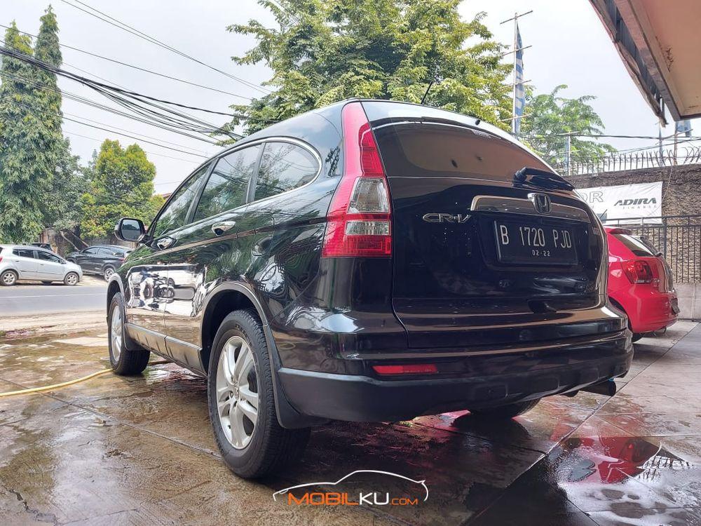 Mobil Honda CR-V 2011
