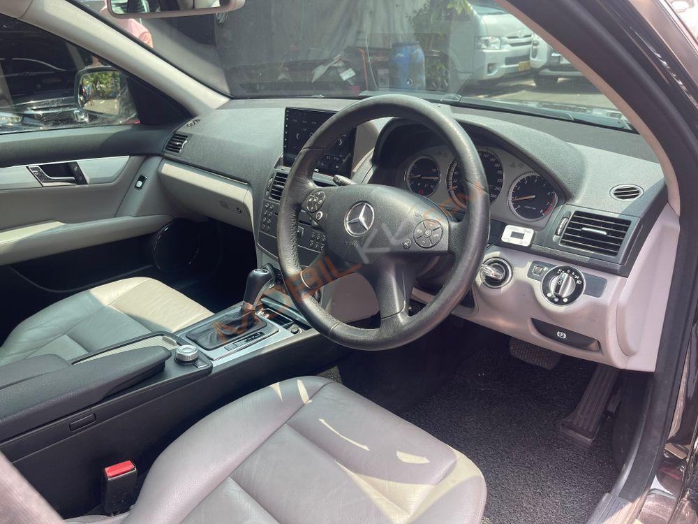 Mobil Mercedes-Benz C-Class 2008