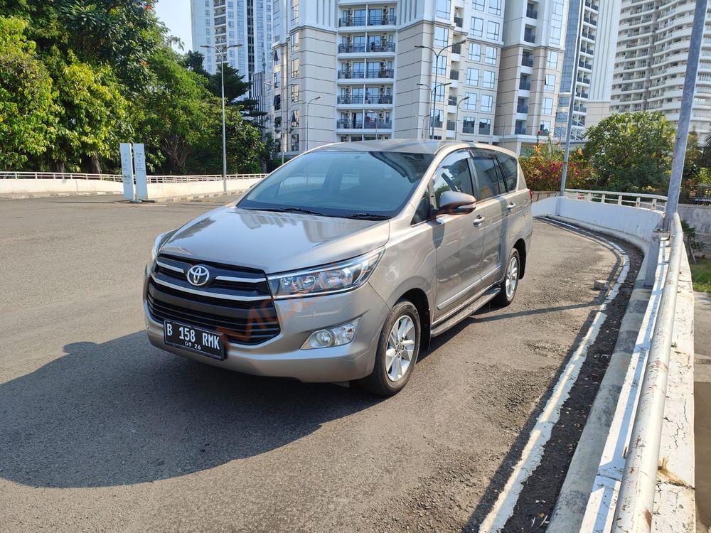 Mobil Toyota Kijang Innova 2016
