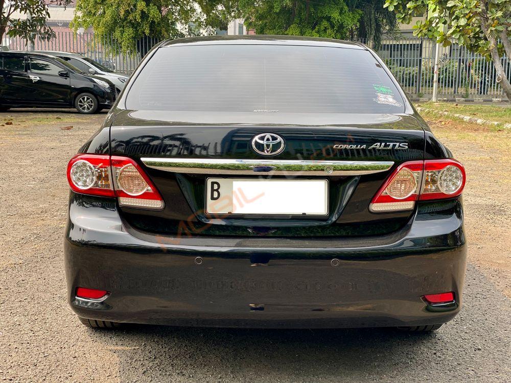 Mobil Toyota Corolla 2011