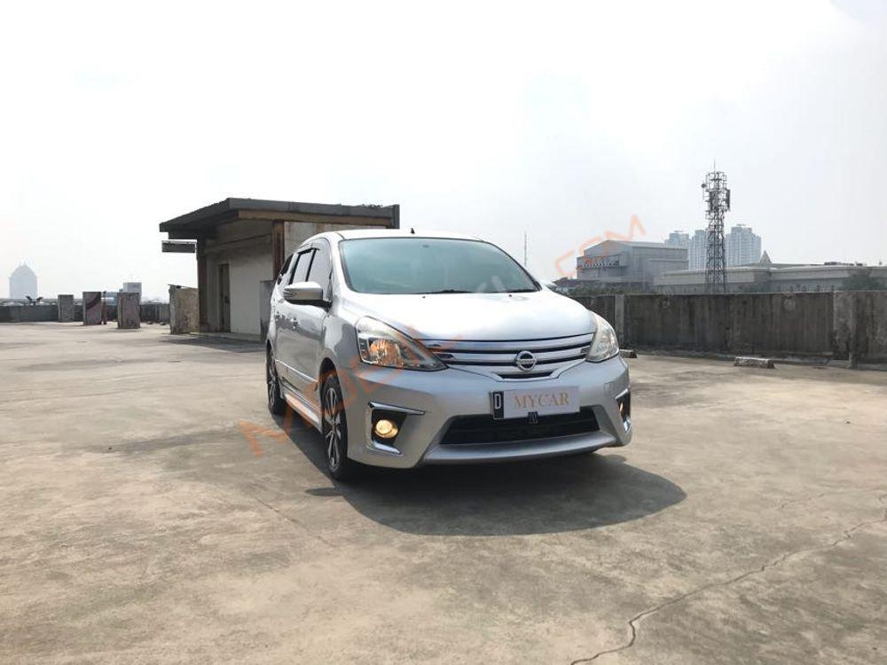 Mobil Nissan Grand Livina 2017