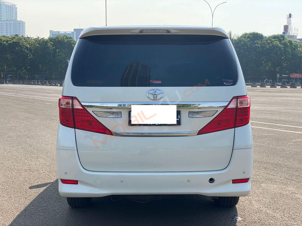 Mobil Toyota Alphard 2012