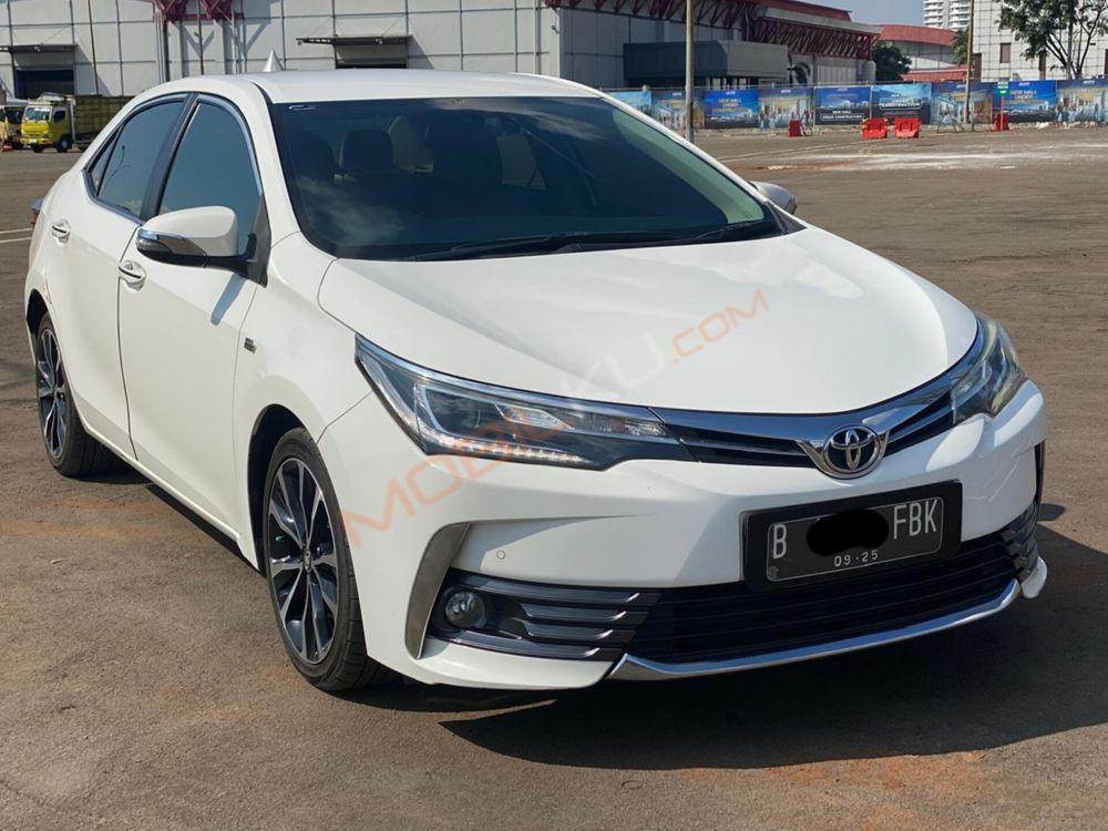 Mobil Toyota Corolla 2017