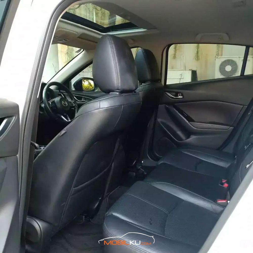 Mobil Mazda 3 2018