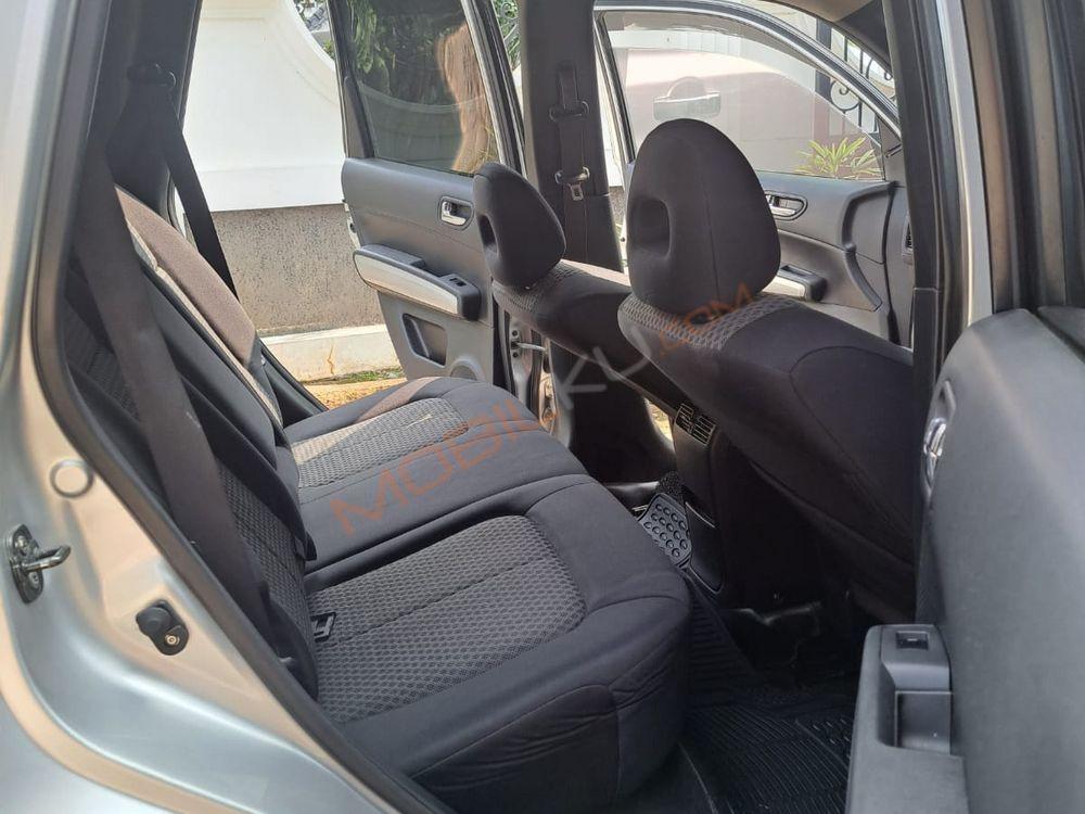 Mobil Nissan X-Trail 2012